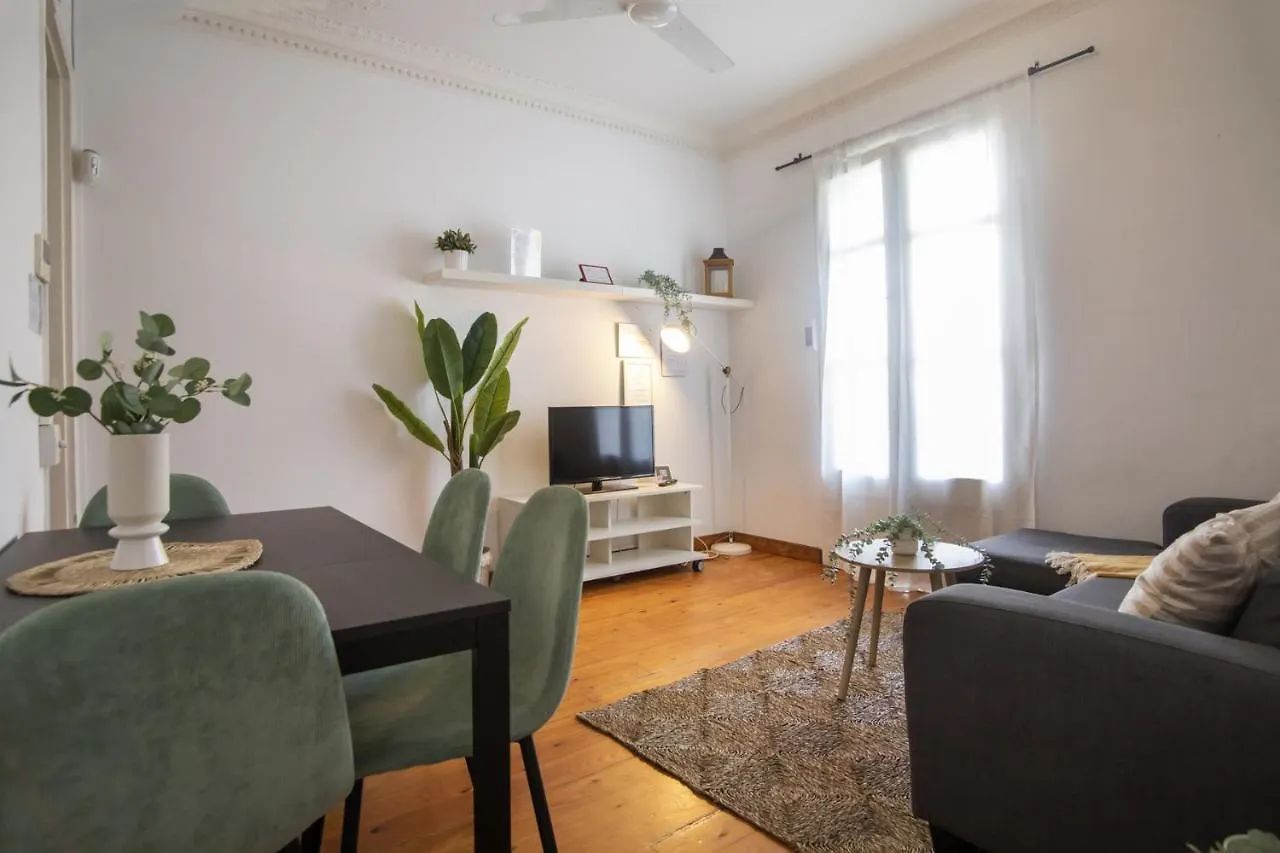 21Par1005 - Beautiful Apartment In Paral-Lel contacts